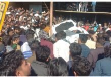 दिल्ली-देहरादून एक्सप्रेसवे पर भयानक हादसा, तेज रफ्तार डंपर कार पर पलटा, एक ही परिवार के चार लोगों की दर्दनाक मौत