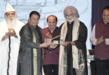 14वें गौरव पुरस्कार 2026: अनूप जलोटा ने सम्मानित किए दिग्गज कलाकार, इस्कॉन जुहू में छाया भक्ति-संगीत का जादू