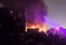 उत्तराखंड में फ्लाईओवर पर टकराई गाड़ियां, दो में लगी आग, महिला की मौत की आशंका