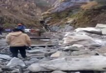 बारिश के बाद भूस्खलन, बदरीनाथ हाईवे सहित कई मार्ग बंद; जनजीवन प्रभावित