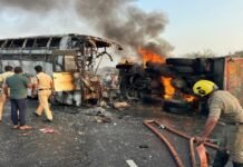 भयानक सड़क हादसा: प्राइवेट बस की टिपर लॉरी से टक्कर, आग लगने से 14 यात्री जिंदा जले