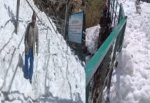 उत्तराखंड: सिर पर चारधाम यात्रा, यमुनांत्री मार्ग बदहाल, हिमस्खलन से घोड़ापड़ाव, टिनशेड और पैदल मार्ग क्षतिग्रस्त