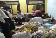 फर्जी डॉक्टर : मरीज बनकर पहुंची SDM, आयुर्वेदिक दवाओं के नाम पर अवैध कारोबार, हथियार भी बरामद