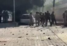 नोएडा फेज-2 में कर्मचारियों का उग्र प्रदर्शन, तोड़फोड़ और आगजनी से हालात तनावपूर्ण