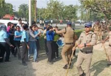 पंतनगर सिडकुल में श्रमिकों का प्रदर्शन, पुलिस का बलप्रयोग, कई घायल, कुछ बेहोश