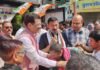 घंटाघर में श्रमिक सम्मान कार्यक्रम, महिला श्रमिकों को सूट और पुरुषों को गमछा भेंट