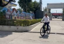 साइकिल से दफ्तर पहुंचे बंशीधर तिवारी, “नो व्हीकल डे” का दिया संदेश