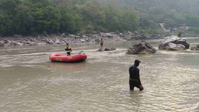 resqu in ganga rishikesh