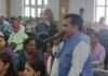 एकेश्वर बीडीसी बैठक में जिला स्तरीय अधिकारियों की गैरमौजूदगी पर भड़के कवींद्र इष्टवाल, जनप्रतिनिधियों ने भी जताई नाराजगी