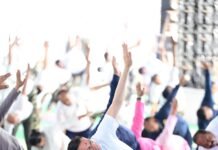 बनबसा में मुख्यमंत्री धामी ने किया सामूहिक योगाभ्यास, योग को जीवनशैली बनाने का किया आह्वान
