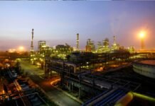 Haldia Refinery Fire: रिफाइनरी में नैफ्था पाइपलाइन में भीषण आग, कई कर्मचारी घायल