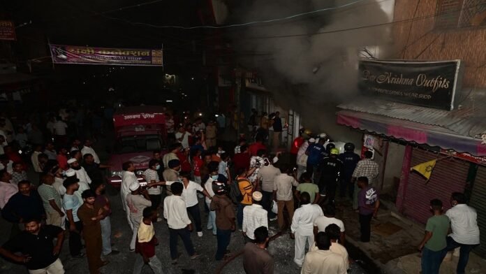 haldwani fir in shoo sho room