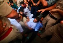 NEET पेपर लीक पर दिल्ली में उबाल: PM आवास के बाहर धरने के बाद हिरासत में राहुल, प्रियंका गांधी और अखिलेश यादव