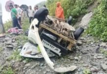 चंबा में दर्दनाक हादसा: गहरी खाई में गिरी कार, एक ही परिवार के पांच लोगों की मौत