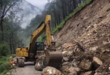 मूसलाधार बारिश से उत्तराखंड बेहाल: यमुनोत्री पैदल मार्ग धंसा, दो कांवड़िए घायल, टिहरी की नौ सड़कें बंद