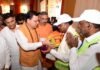 शिवभक्त कांवड़ियों का मुख्यमंत्री ने किया भब्य स्वागत पुलिस कर्मी एवं पर्यावरण मित्र सम्मानित