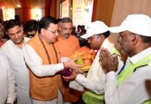 शिवभक्त कांवड़ियों का मुख्यमंत्री ने किया भब्य स्वागत पुलिस कर्मी एवं पर्यावरण मित्र सम्मानित