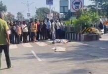 मोहब्बेवाला में सीमेंट लदा ट्रक पलटा, दो की मौत, दो घायल